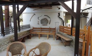 Beautiful Traditional Maisonette For Rent In Melambes