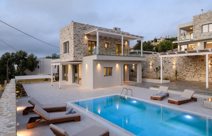 Luxury Newly Built Villa